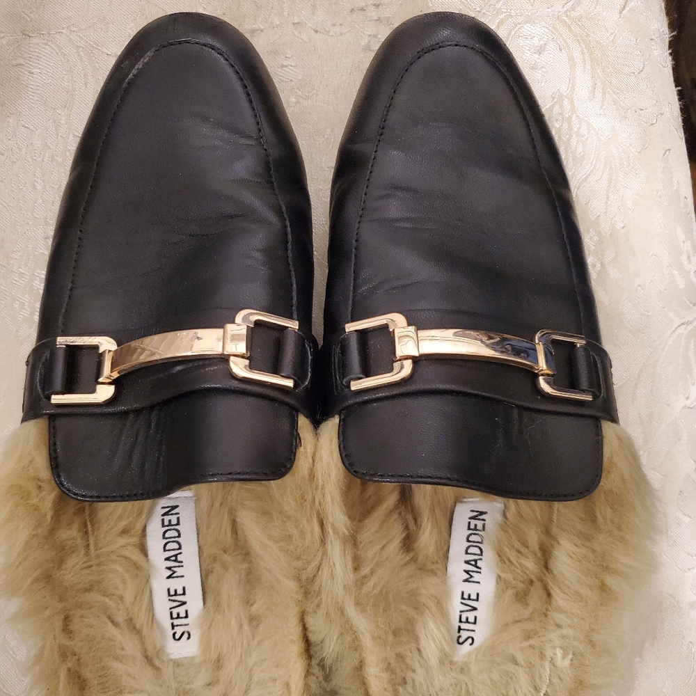 Steve Madden slip ons with insert fur. Size 7